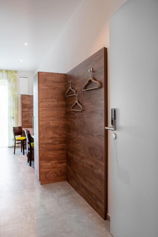 Hotel Gruene Elster Fürth エクステリア 写真