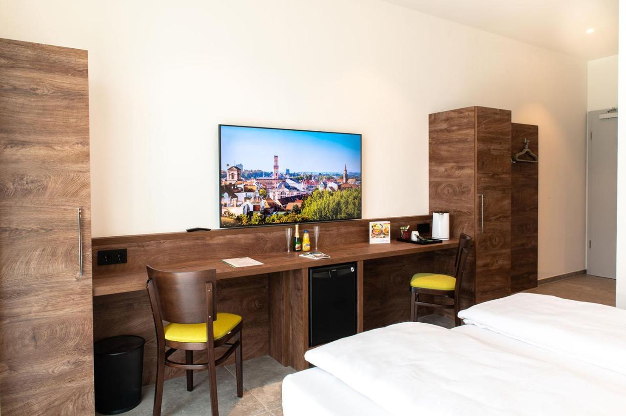 Hotel Gruene Elster Fürth エクステリア 写真